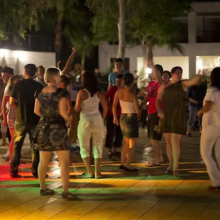 Larissa Garden Hotel 4*